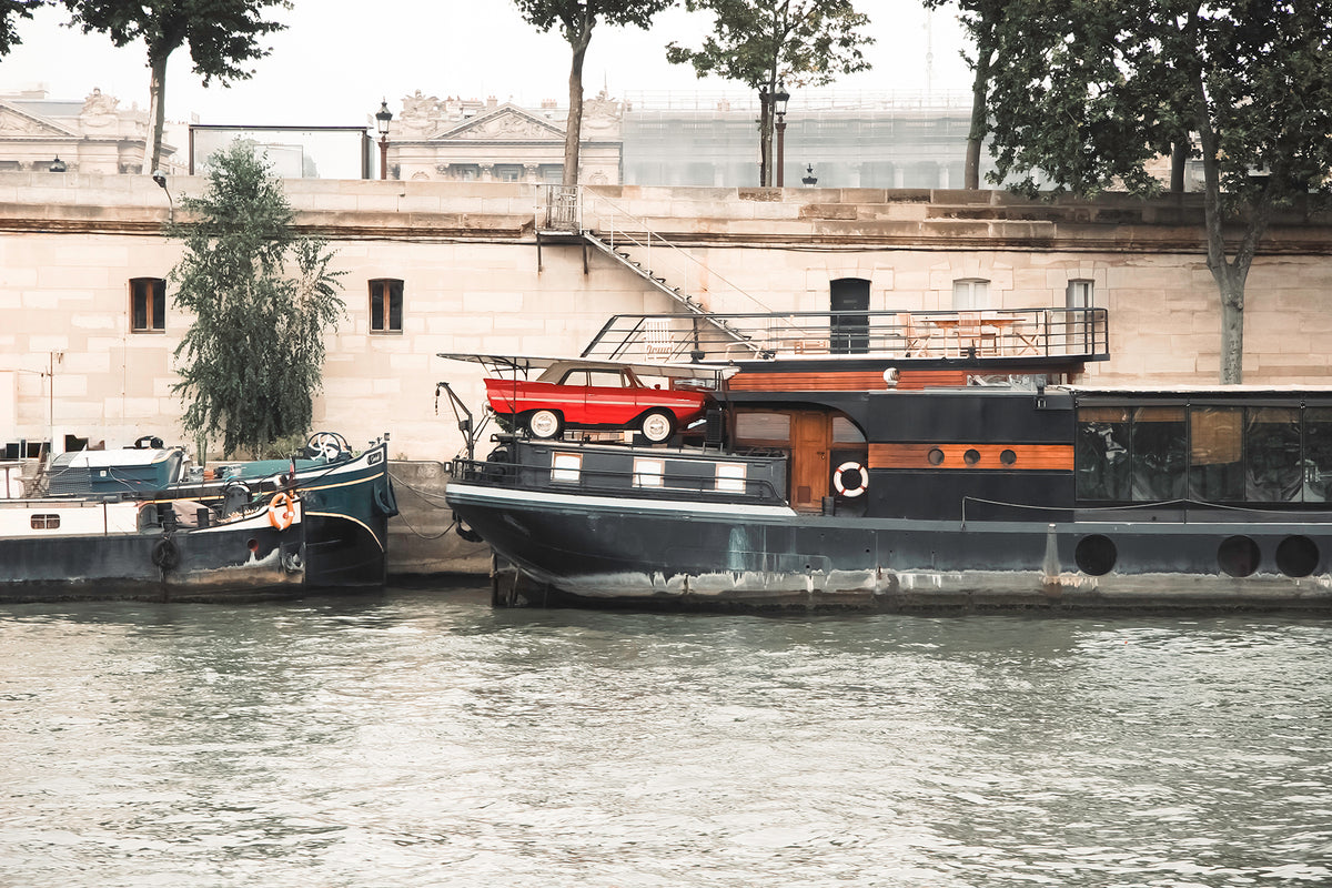 The Red Swimmer — L'Amphicar . Paris 2007.